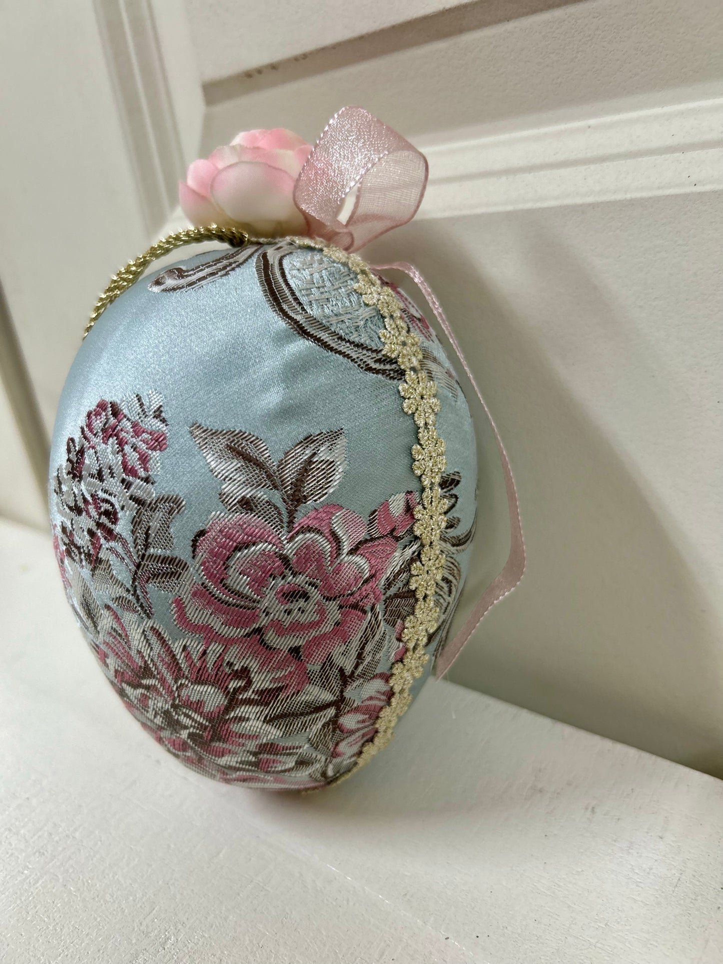 6 Inch Paisley And Velvet Easter Eggs Two Styles