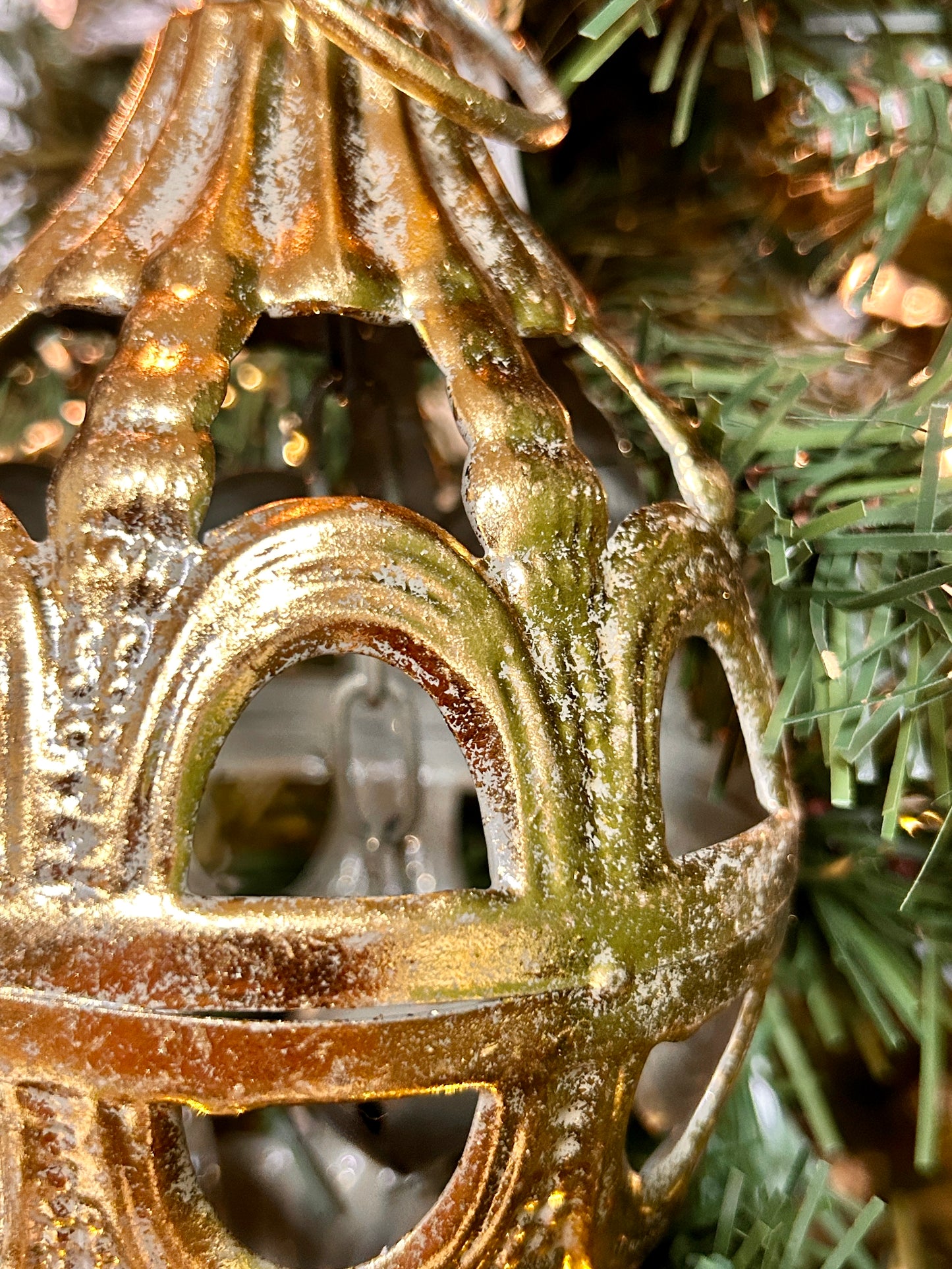 8 Inch Metal Filigree Gold Finial Ornament