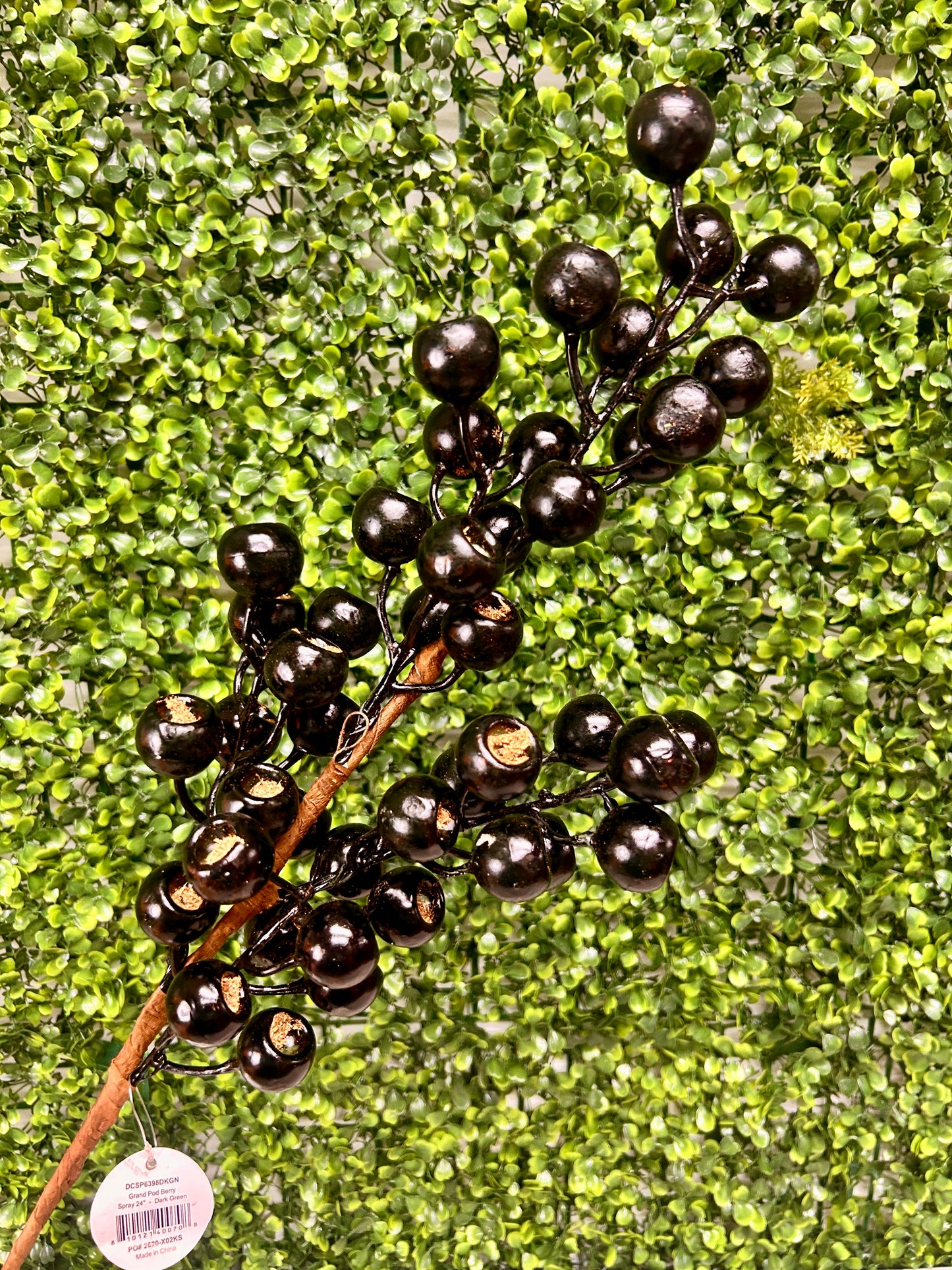 24 Inch Dark Green Grand Pod Berry Spray