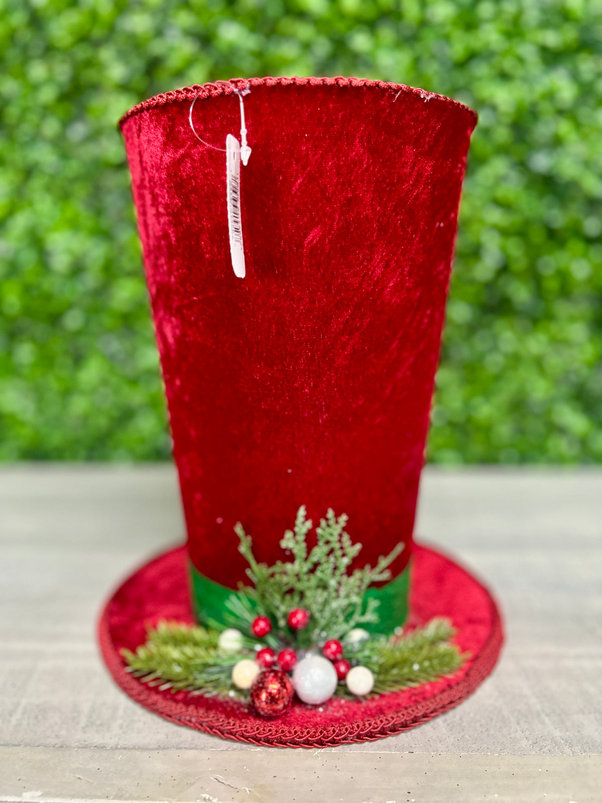 10.5 Inch Holly Pine Top Hat