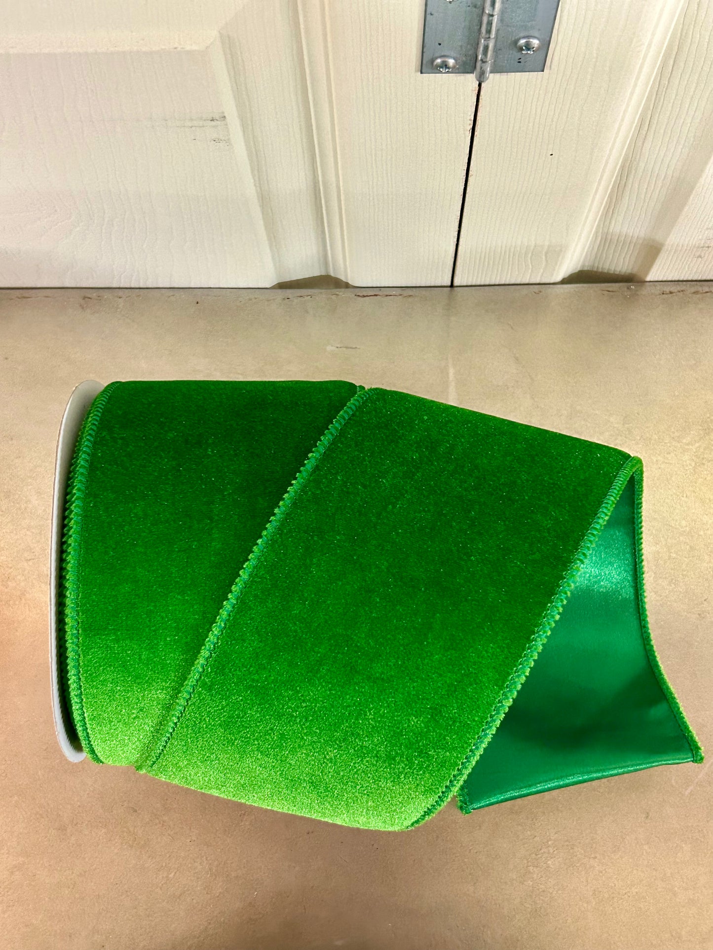 4 Inch By 10 Yard Emerald Green Deluxe Velvet With Satin Backing Ribbon
