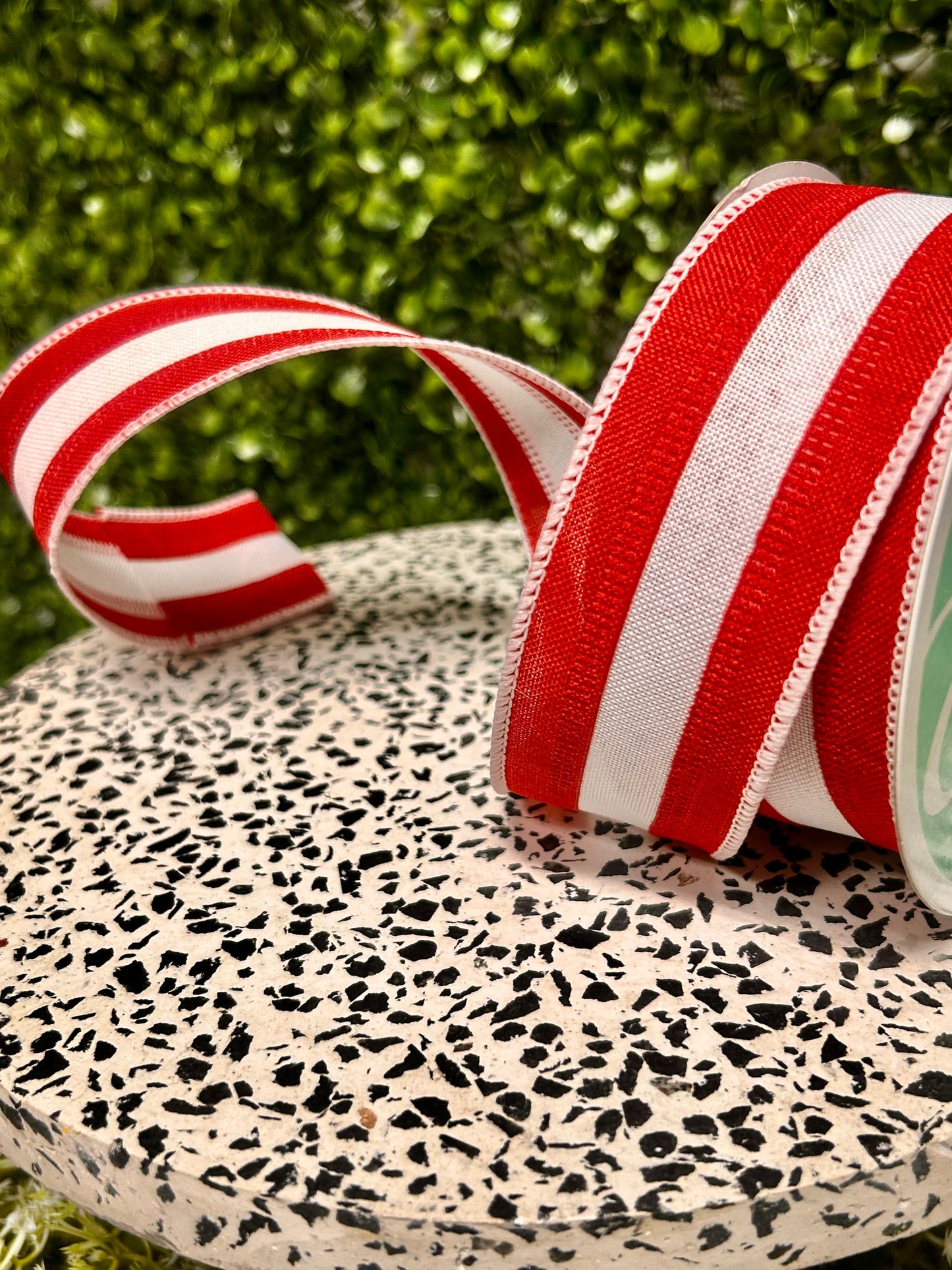 1.5 Inch By 10 Yard Red And White Royal Burlap Ribbon