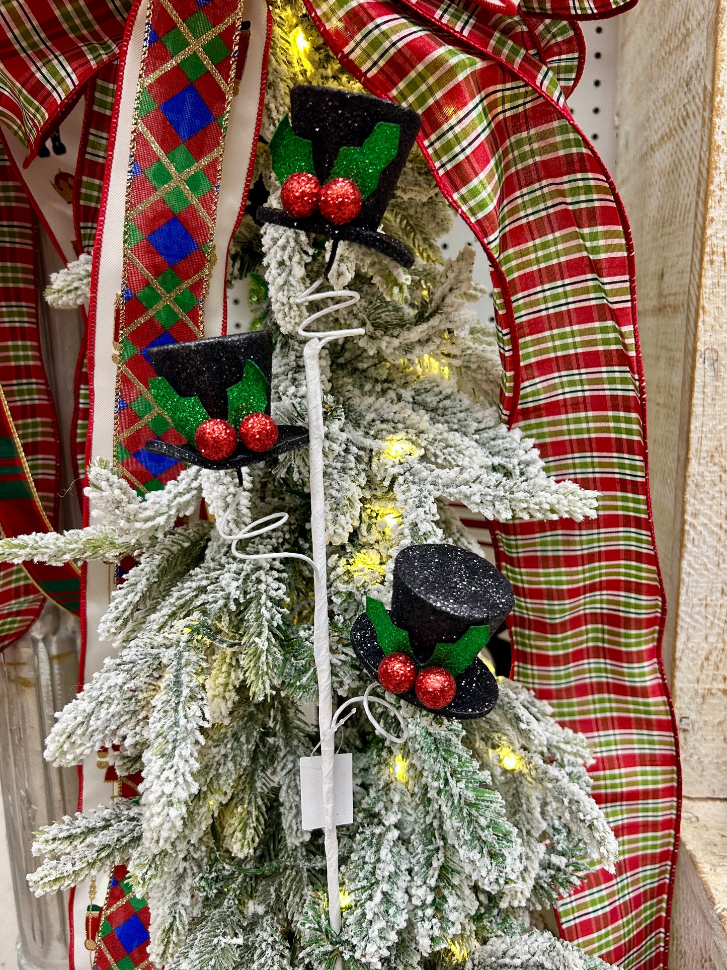 22 Inch Glitter Fabric Top Hat Spray