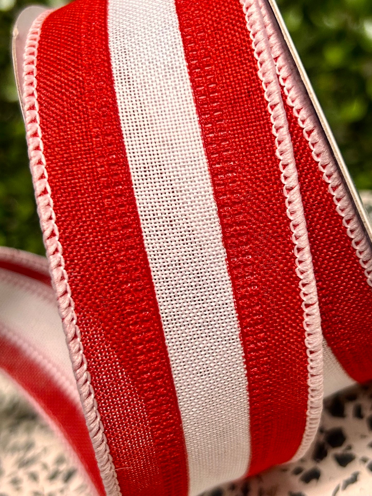 1.5 Inch By 10 Yard Red And White Royal Burlap Ribbon