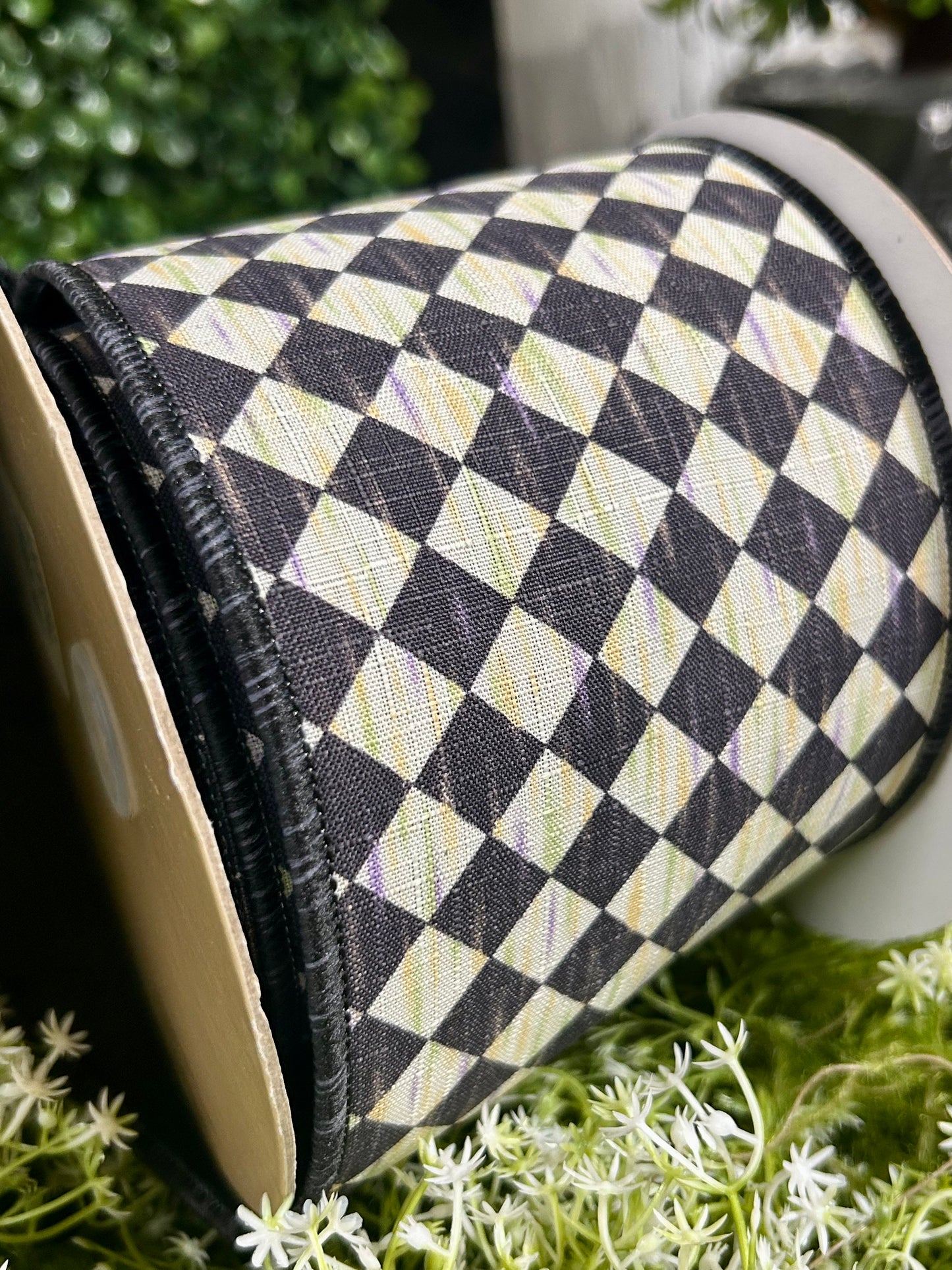 4 Inch By 10 Yard Black And Cream Antique Diamond Fused Ribbon