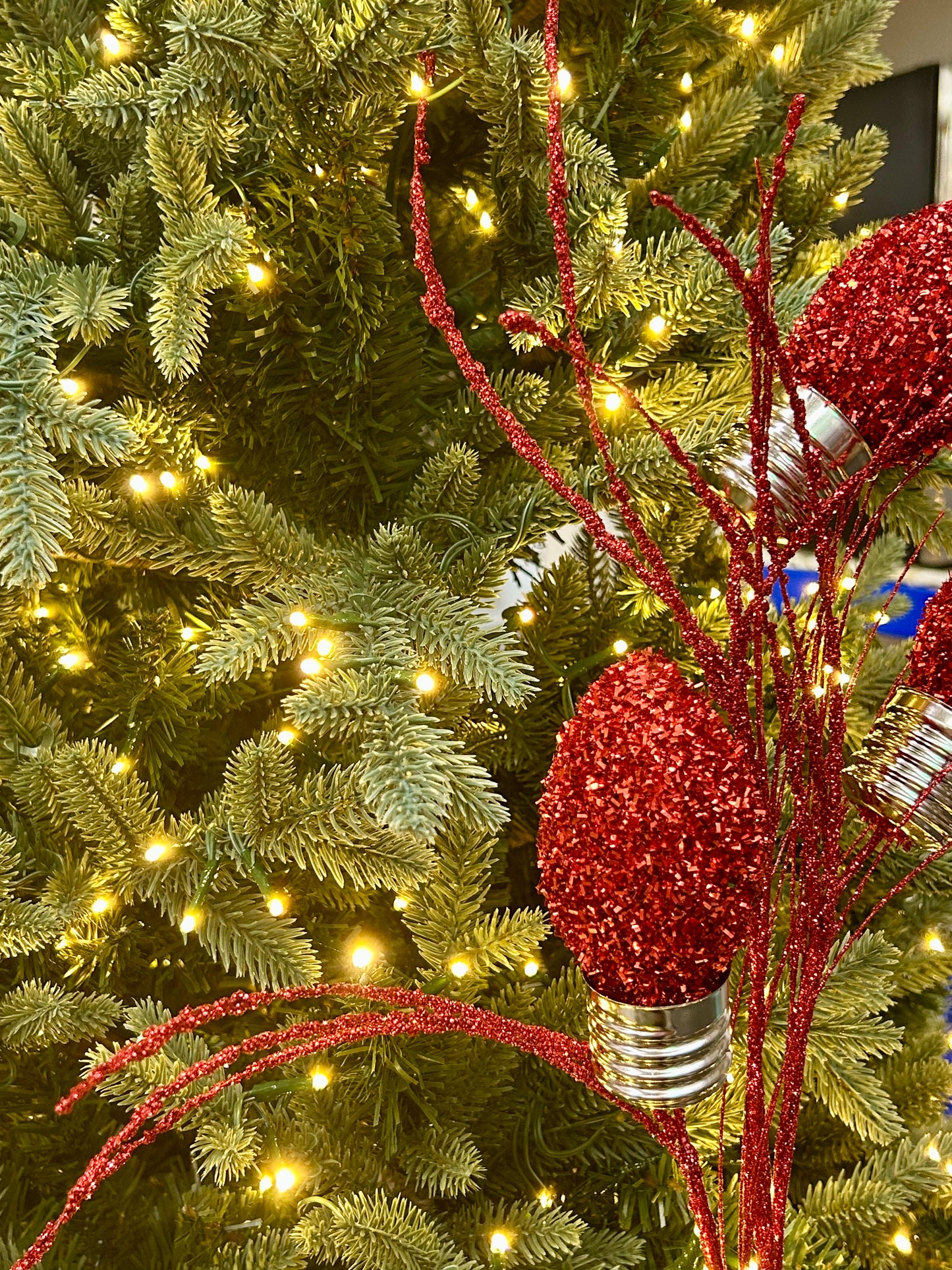 28 Inch Red Tinsel Bulb Spray