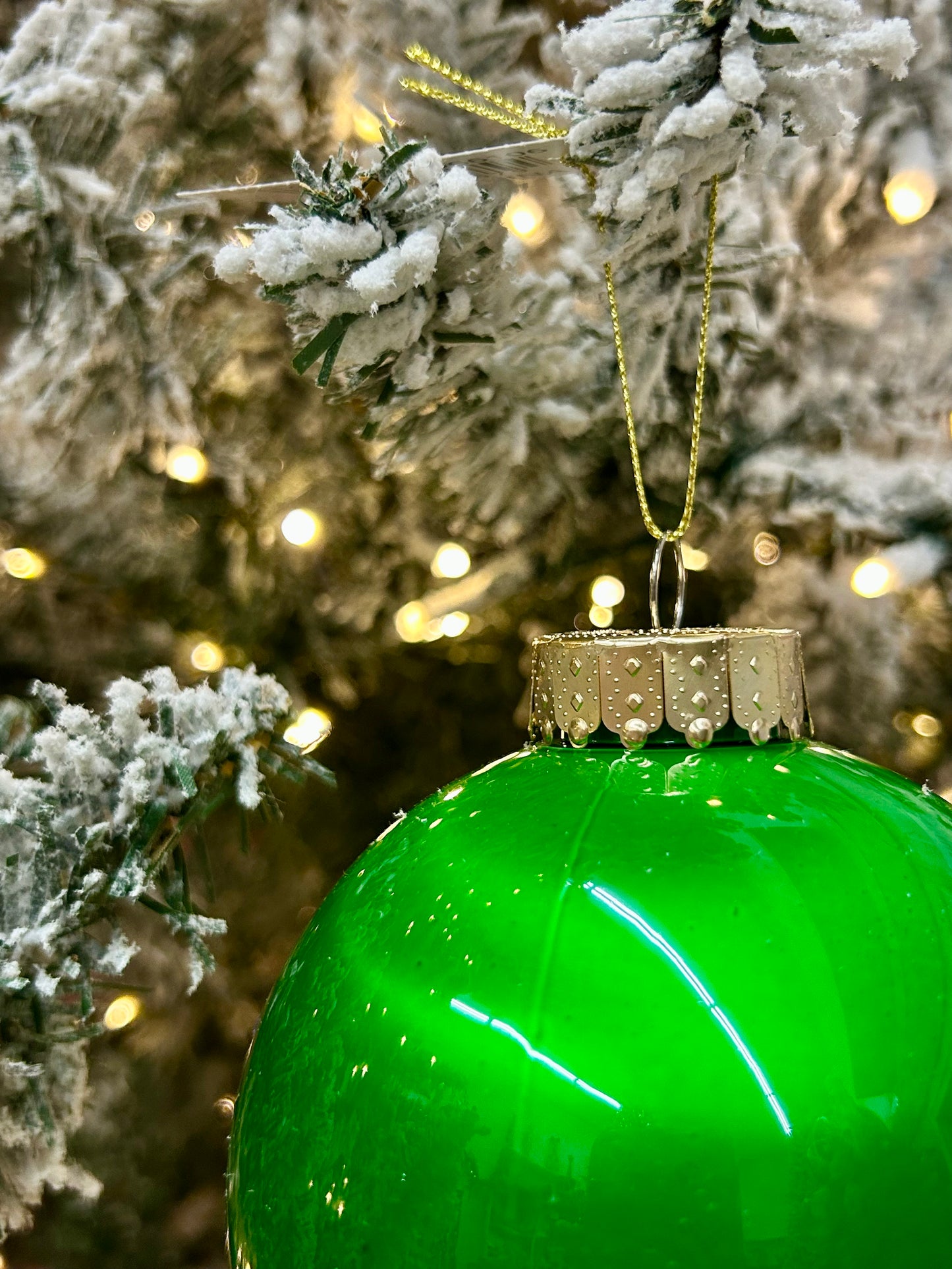 4 Inch Emerald Green Lacquer Look Ornament