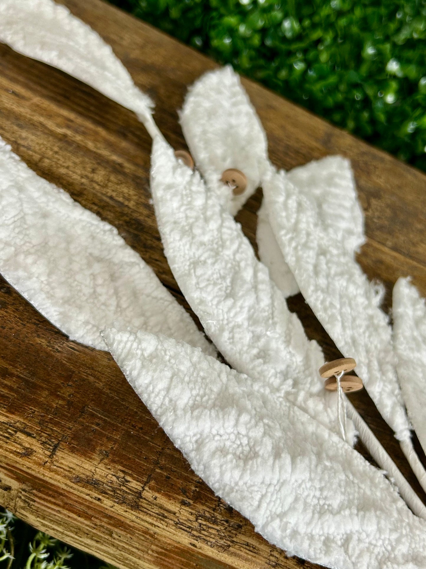 30 Inch Winter Chalet Leaf Spray With Buttons