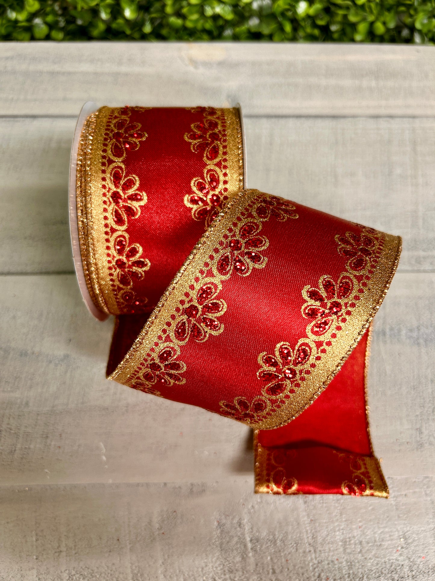 2.5 Inch By 10 Yard Red And Gold Lux Scallop Trim Ribbon