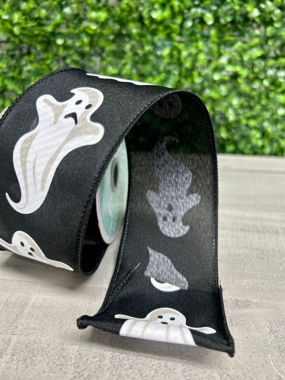 2.5 Inch By 10 Yard Black And White Ghosts Ribbon