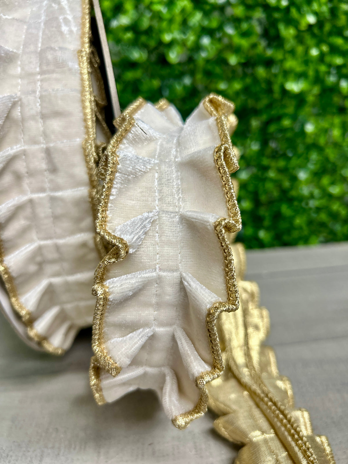 John Mark 1.5 Inch By 10 Yard White Velvet Pleated Metallic Dupioni Fused Ribbon