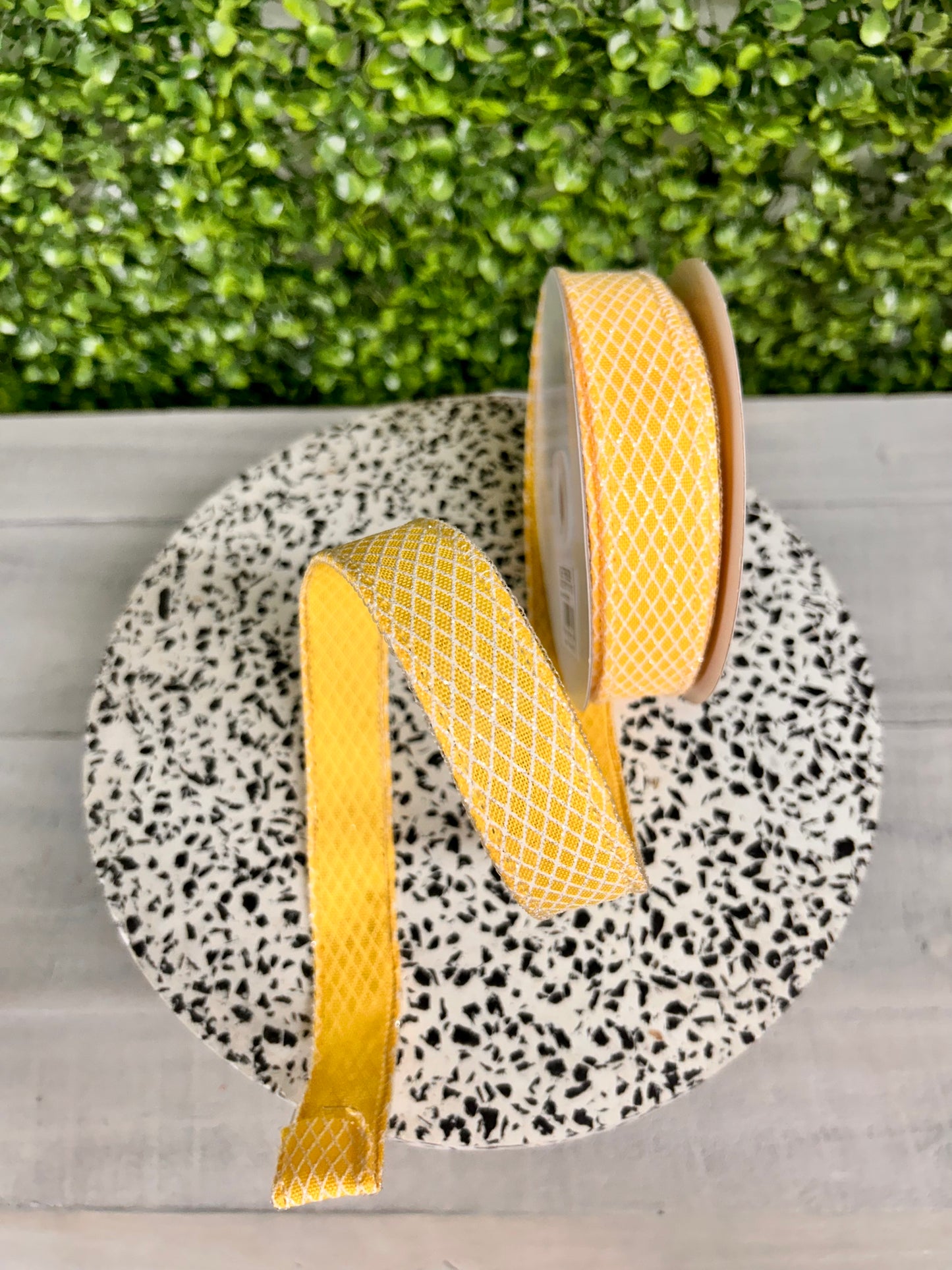 7/8 Inch By 10 Yard Yellow And White Mini Harlequin Glitter Ribbon