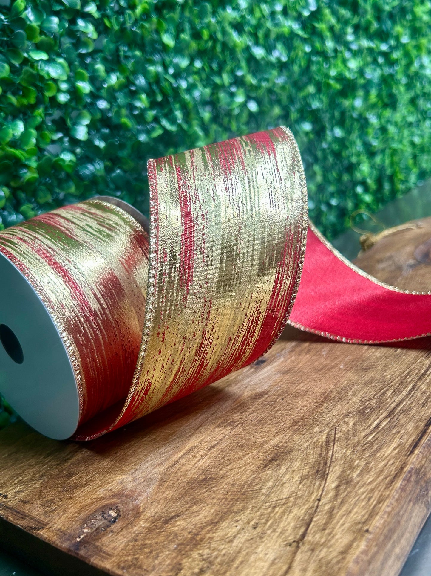 2.5 Inch By 10 Yard Red And Gold Metallic Streak Ribbon