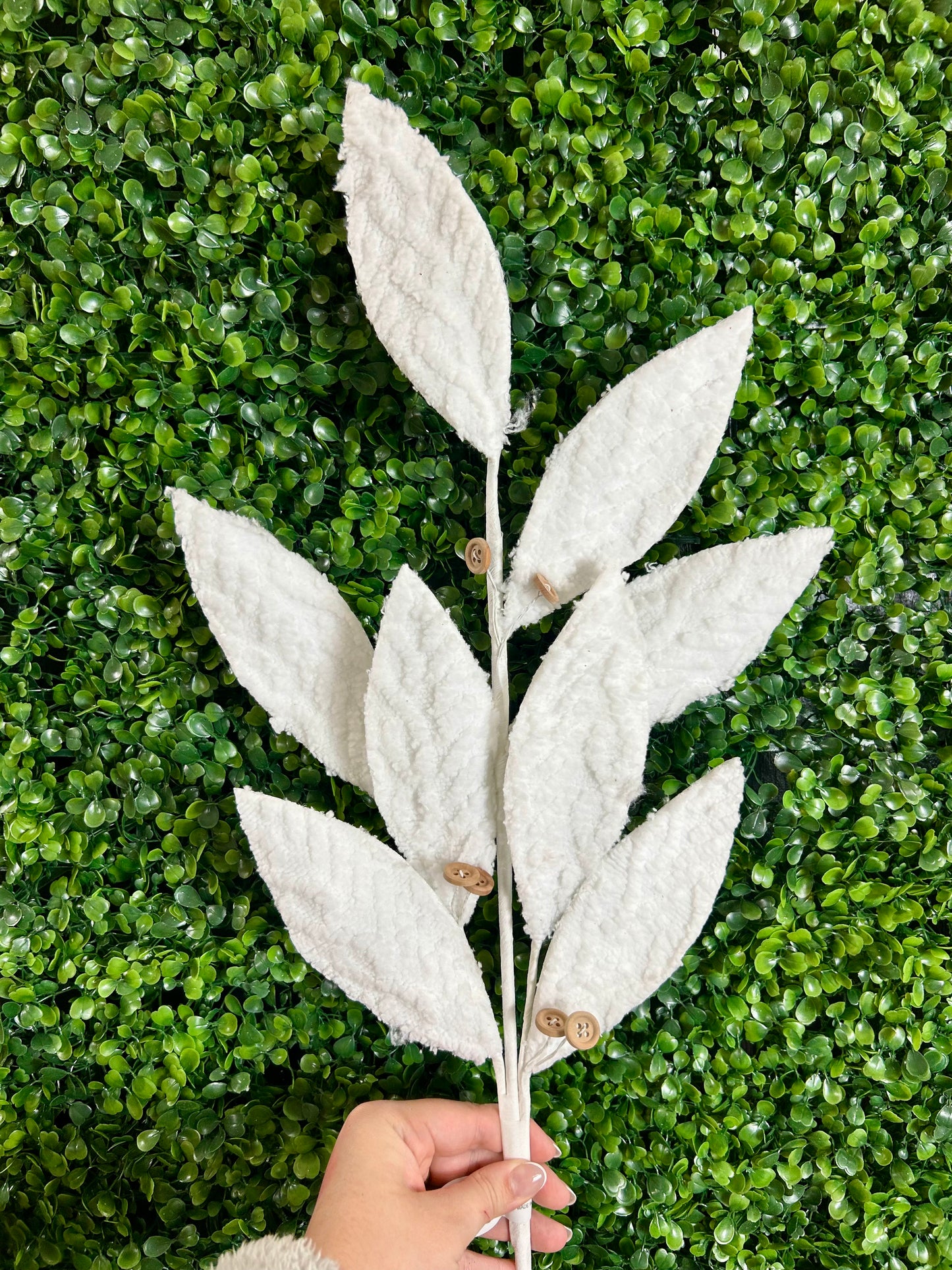30 Inch Winter Chalet Leaf Spray With Buttons