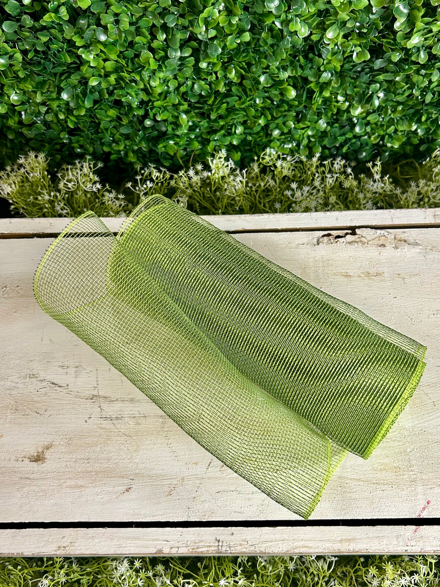 10 Inch By 10 Yard Moss Green And Apple Green Mesh