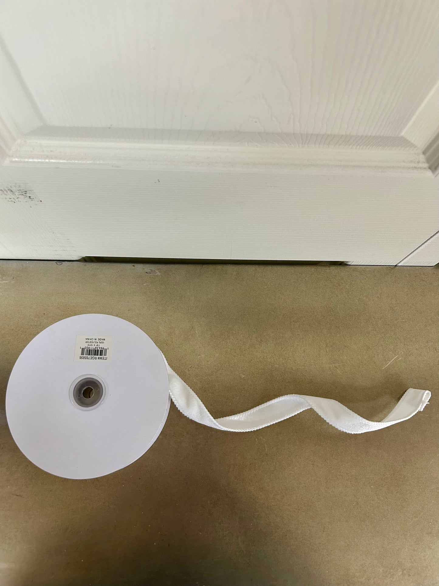 7/8 Inch By 10 Yard White Deluxe Velvet With Satin Backing Ribbon