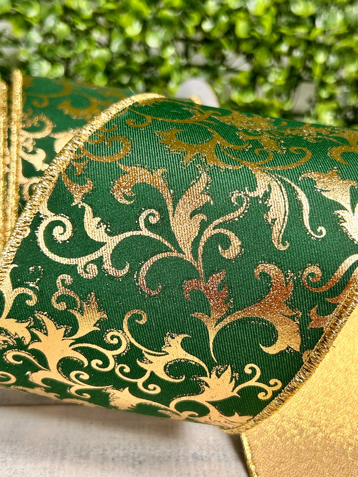 4 Inch By 10 Yard Hunter Green And Gold Metallic Foil Swirl Leaf Fused Ribbon