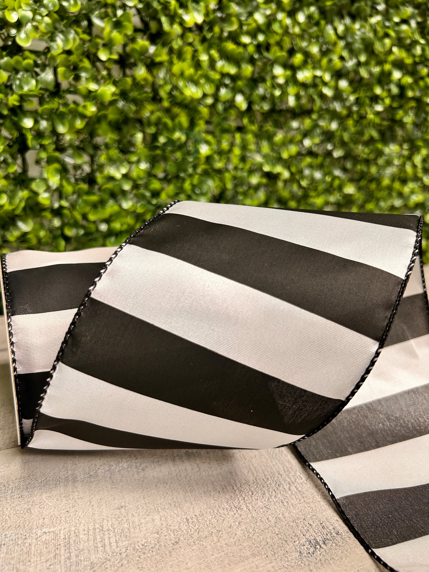 4 Inch By 10 Yard Black And White Horizontal Stripes Ribbon