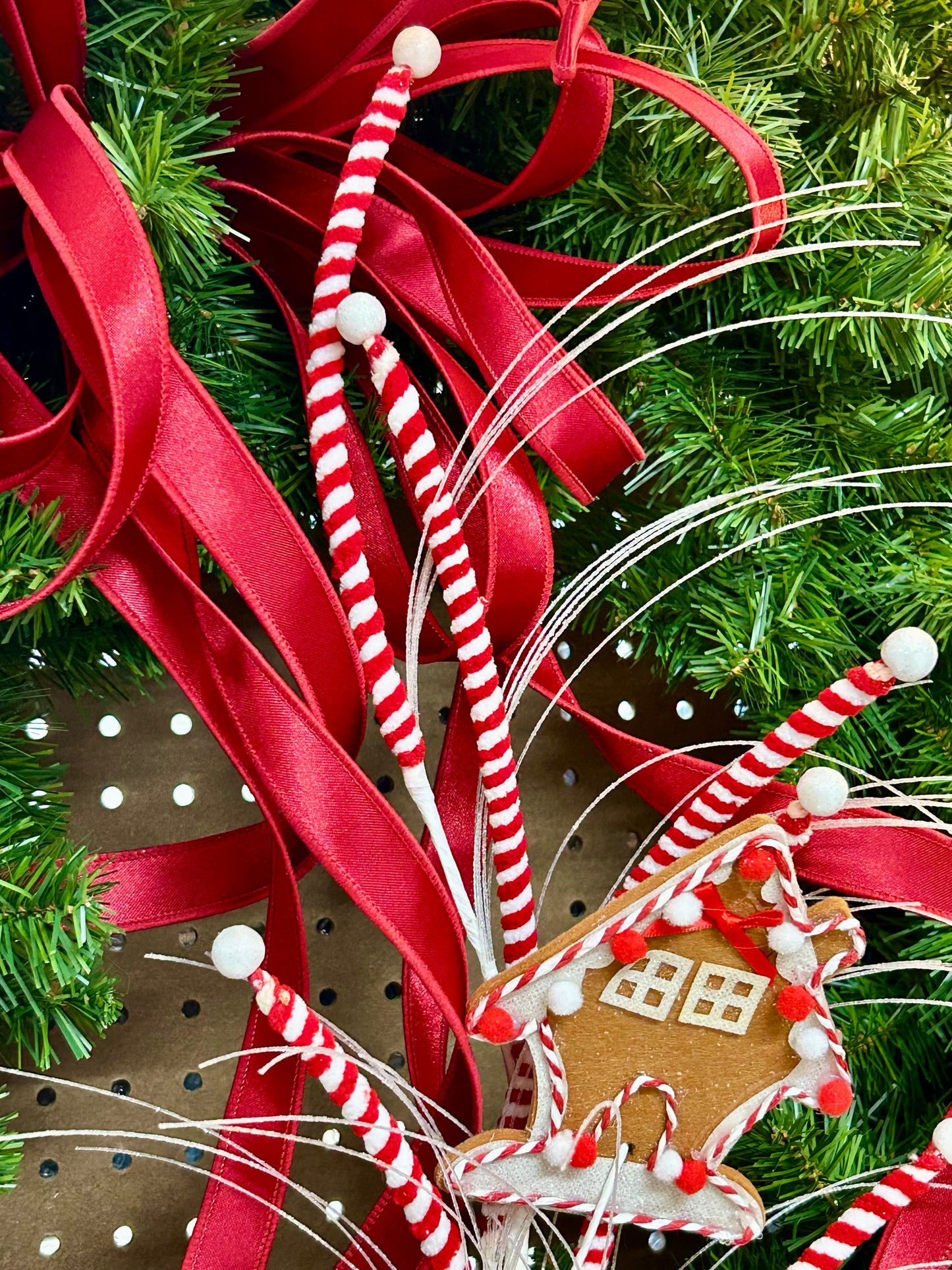 33 Inch Gingerbread House Chenille And Spike Spray