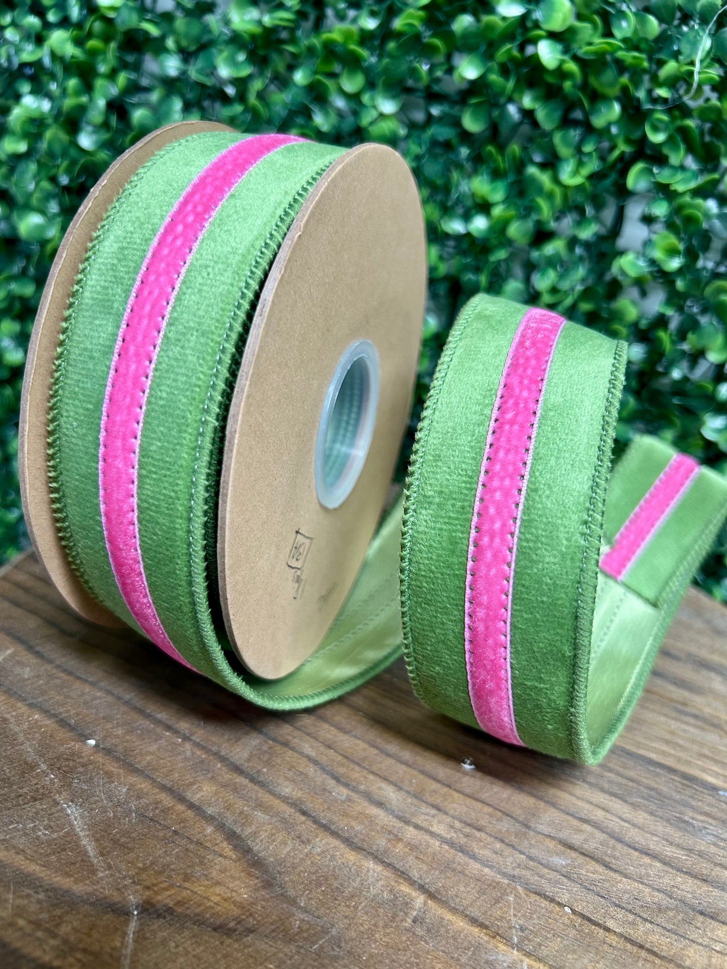 1.5 Inch By 10 Yard Green And Pink Velvet Ribbon