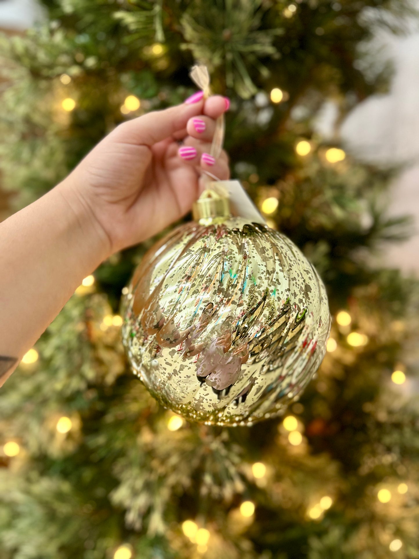 6 Inch Ornament Ball Gold