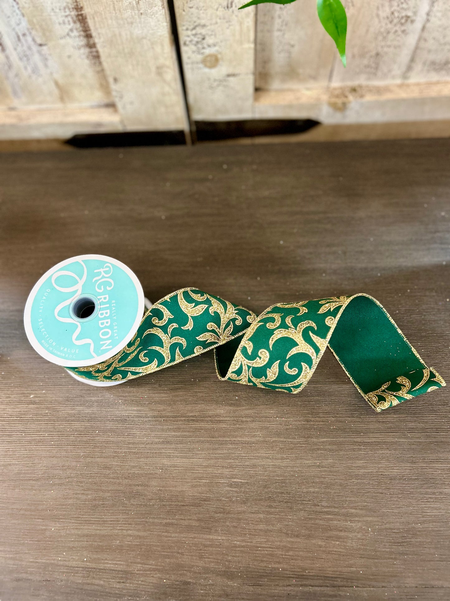 2.5 Inch By 10 Yard Hunter Green And Gold Acanthus Leaf Ribbon