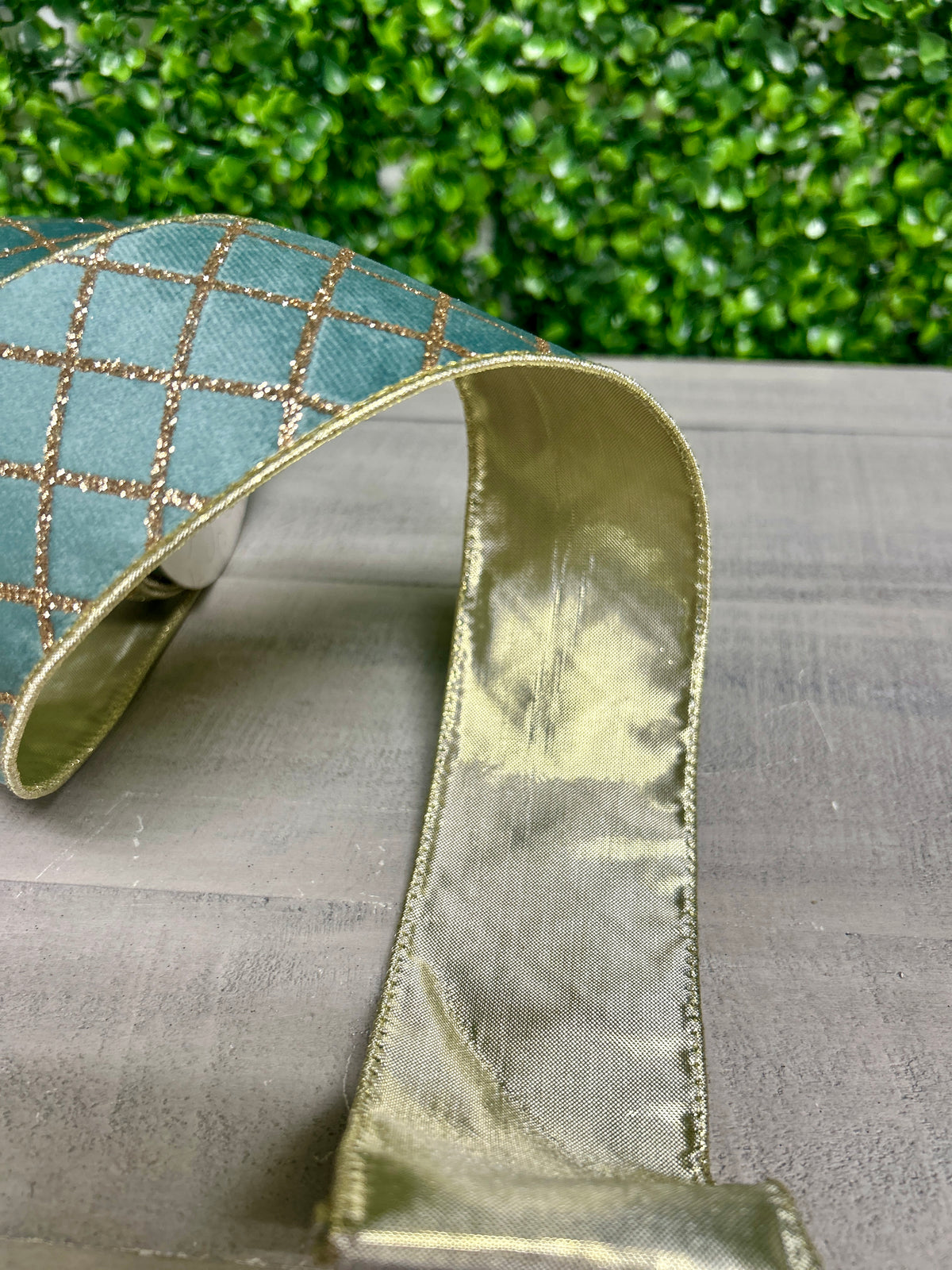 David Christopher's 2.5 Inch By 10 Yard Soft Robins Egg Champagne Glitter Diamond Ribbon