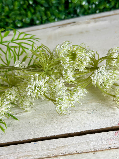 32 Inch White Queen Anne's Lace Spray