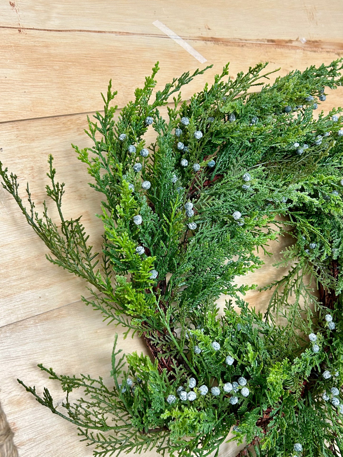 24 Inch Creeping Juniper Wreath