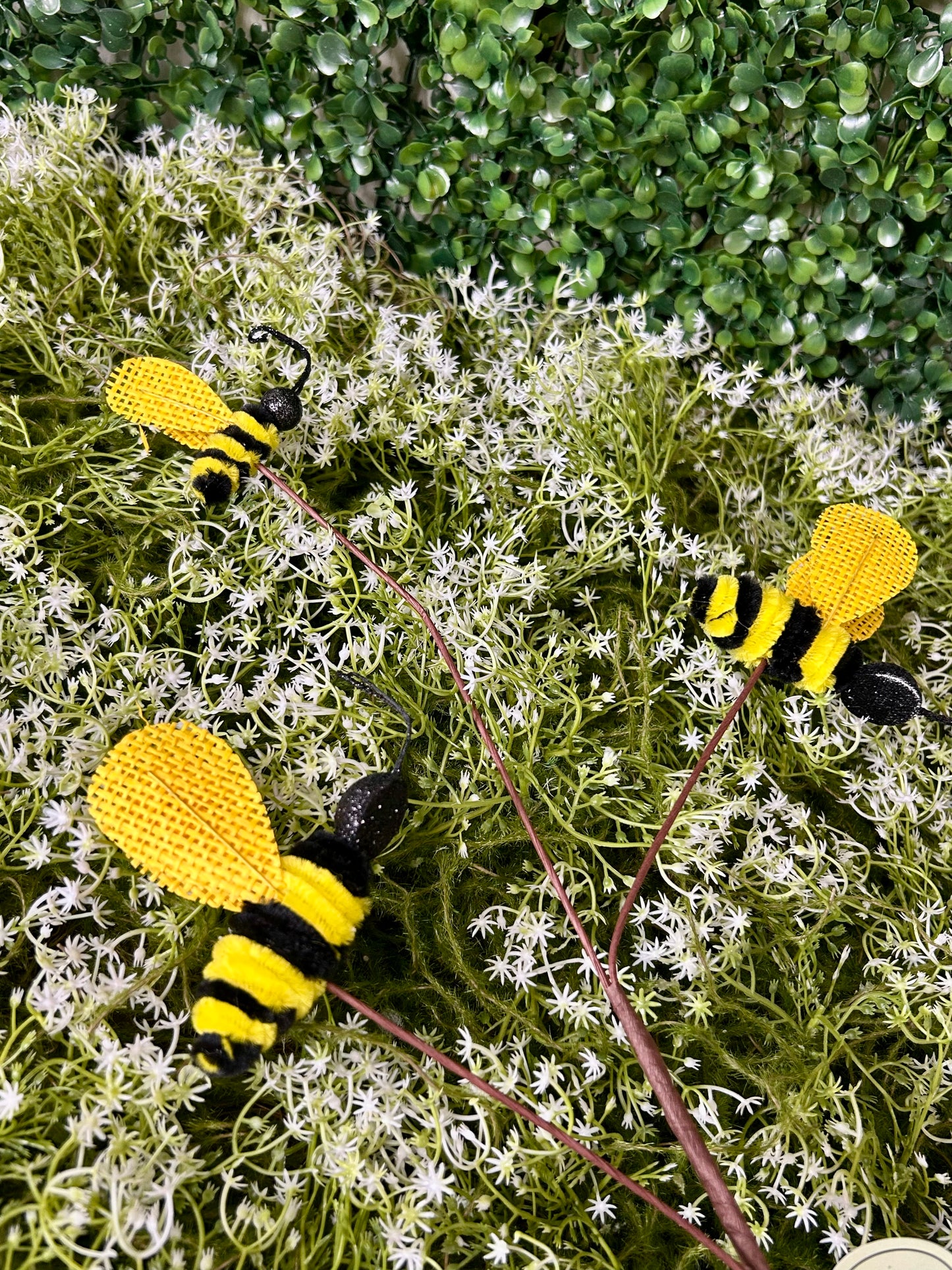 26 Inch Chenille And Burlap Bee Spray