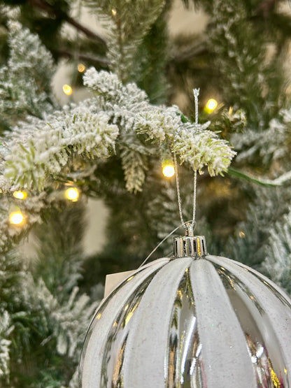 4 Inch Silver And White Ball Ornament