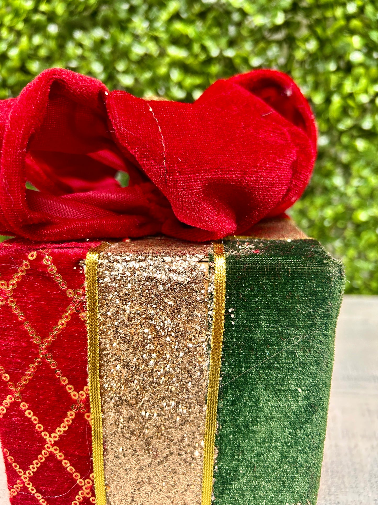 Fabric Velvet Red And Green Gift Box Three Assorted