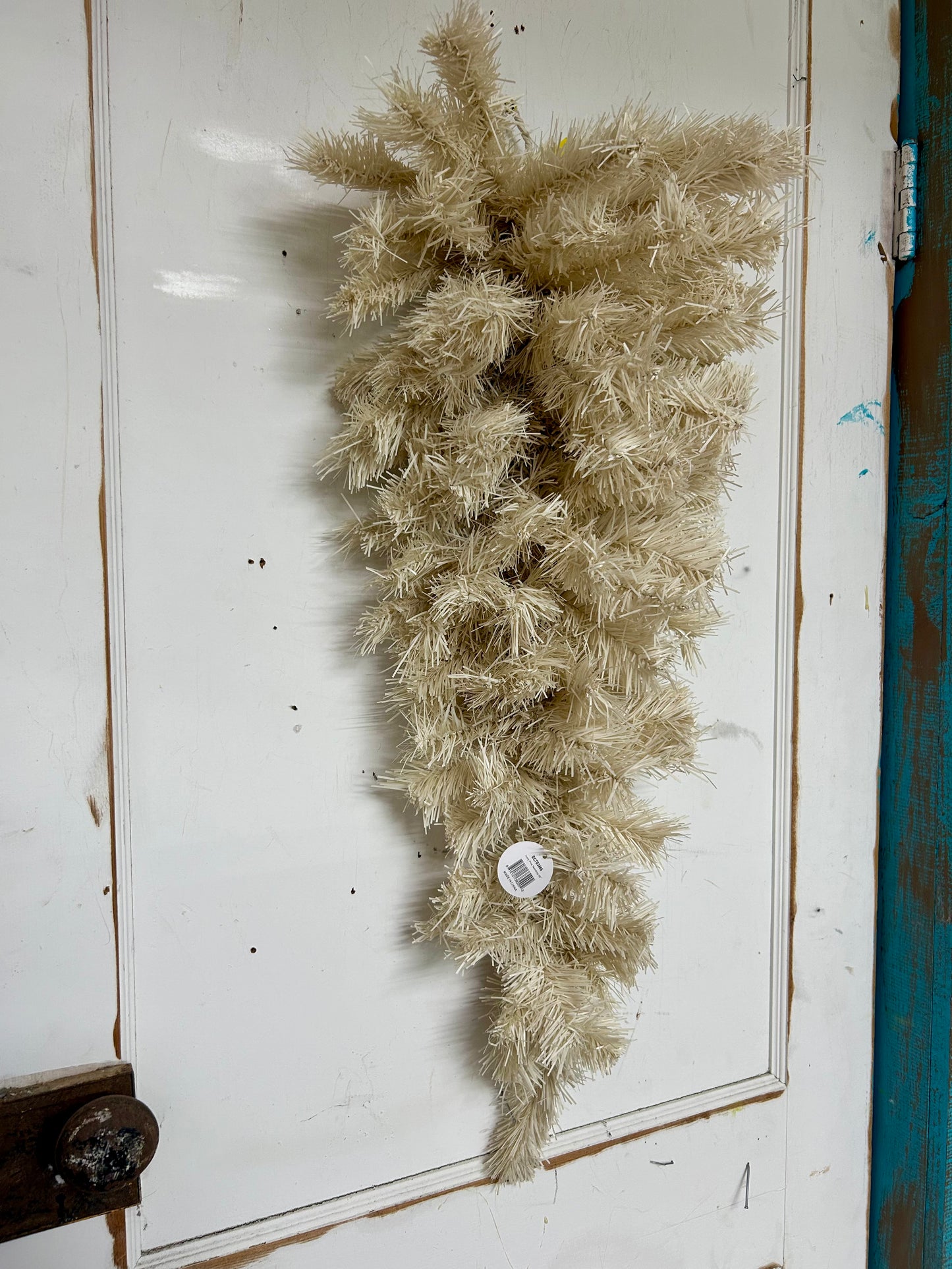 30 Inch Ivory Pine Teardrop