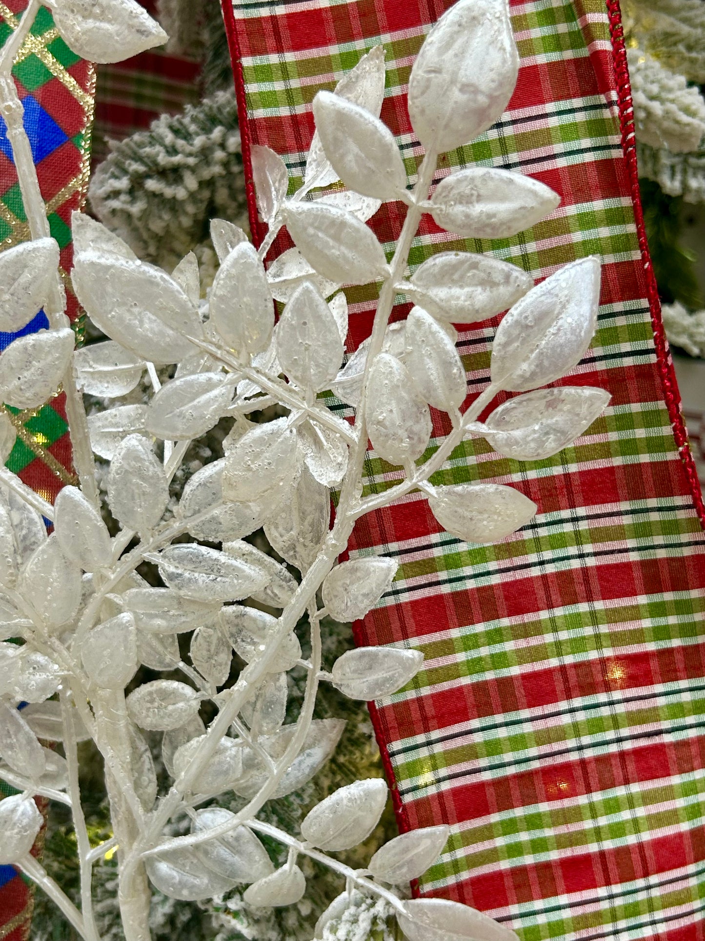 24 Inch Cream Mini Leaf Spray