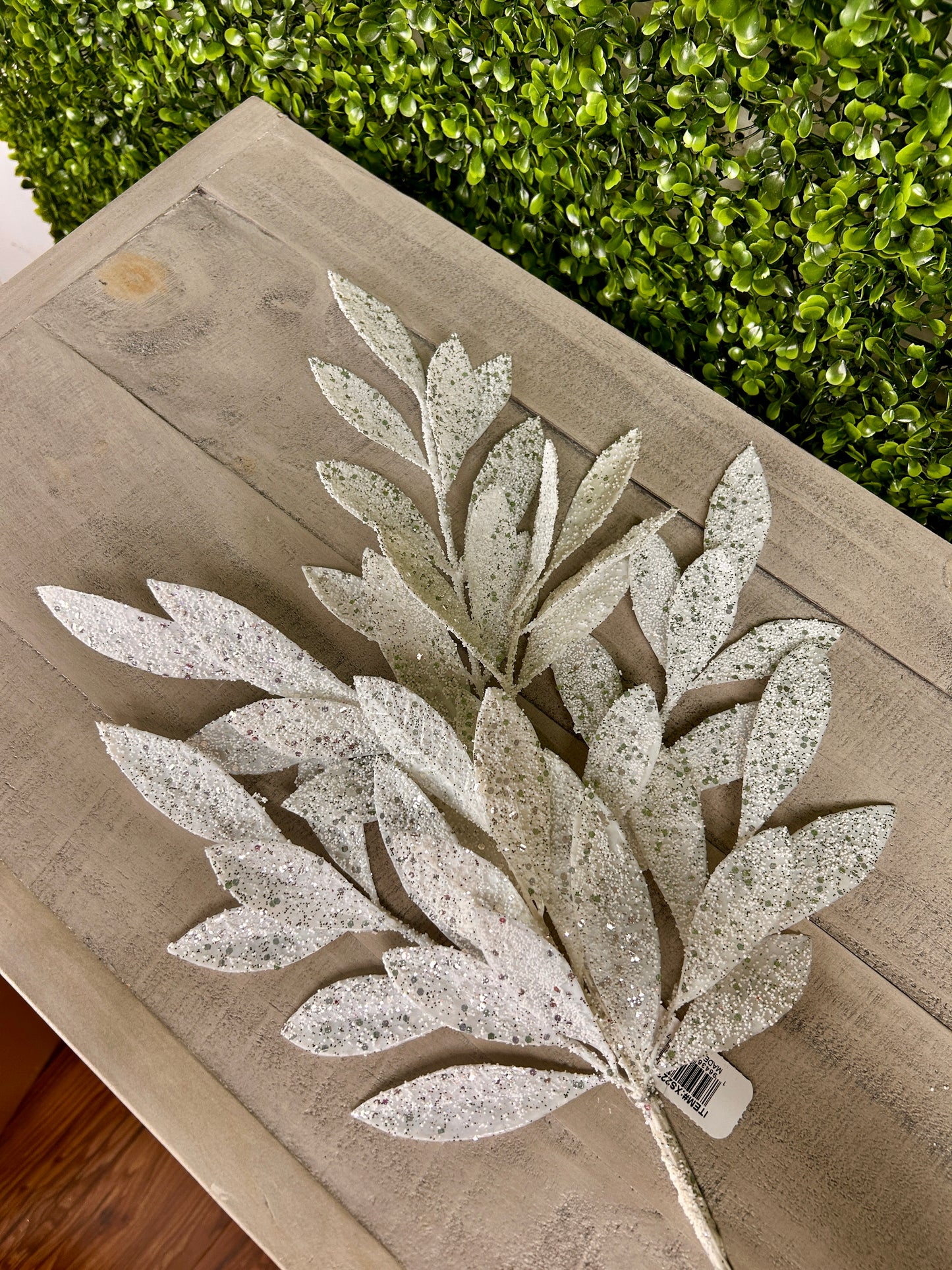 23.5 Inch White Glitter Bay Leaf Spray