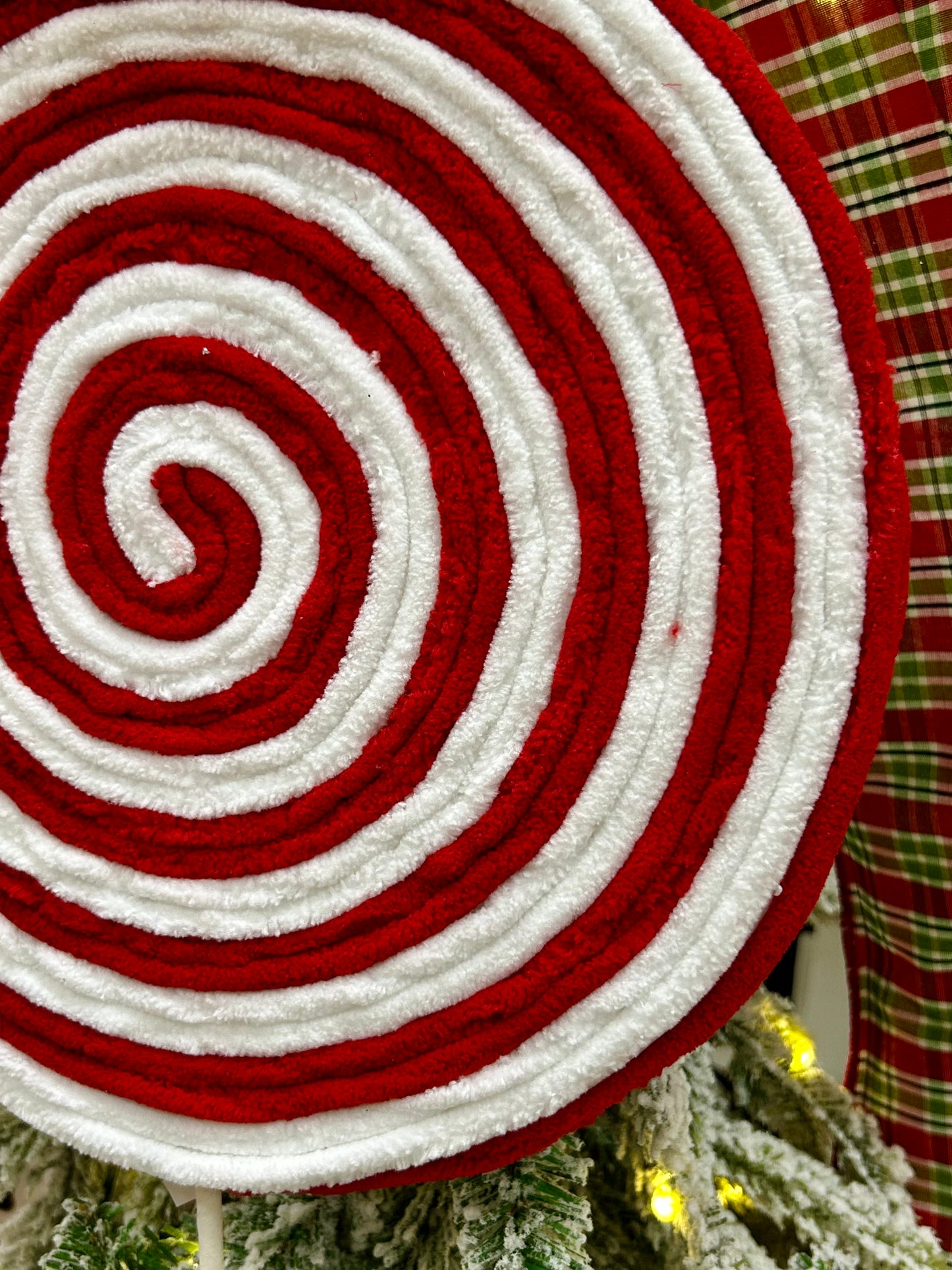 30 Inch Red And White Yarn Swirl Peppermint Lollipop