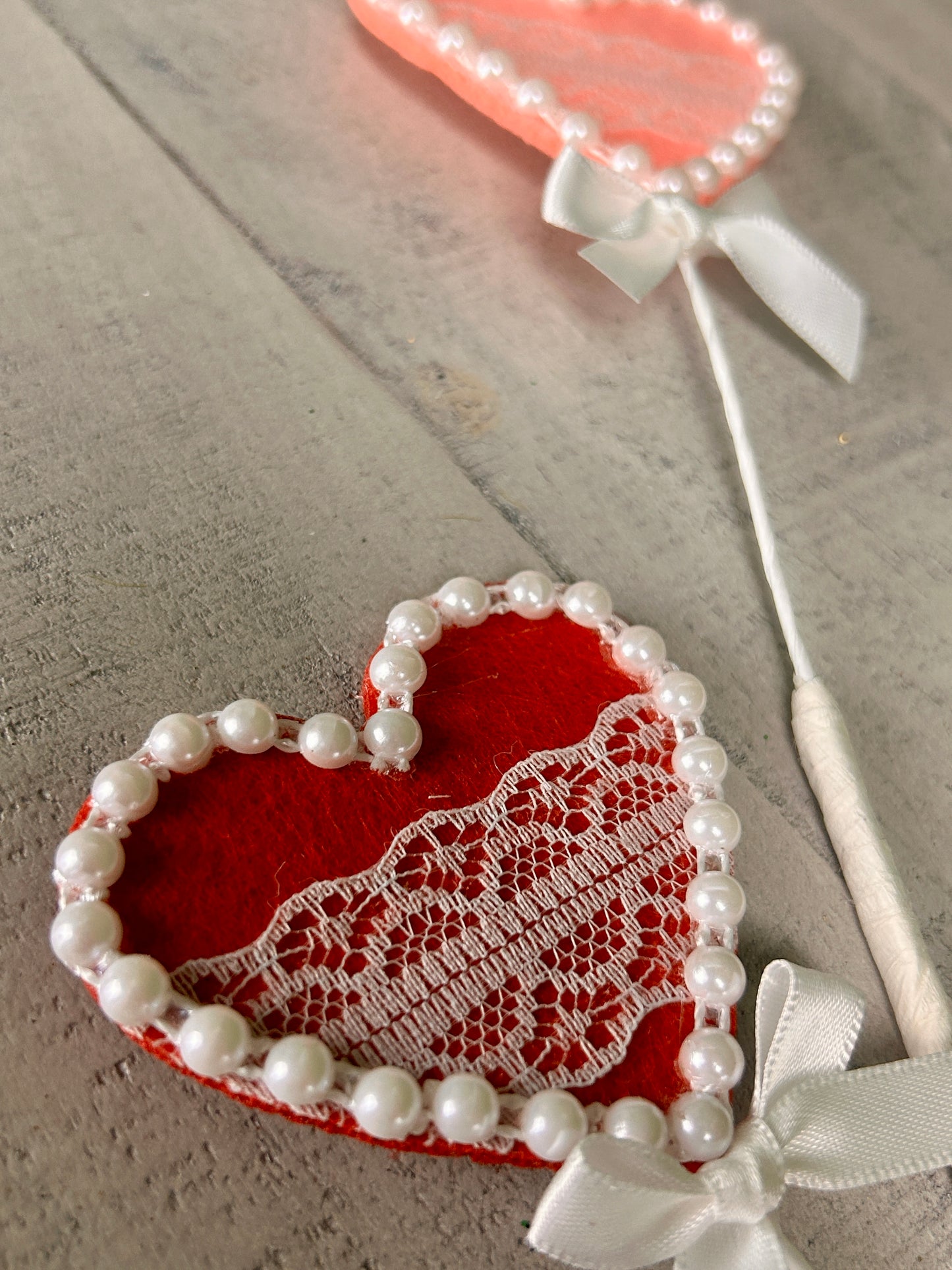 23 Inch Lace Pearl And Felt Heart Spray