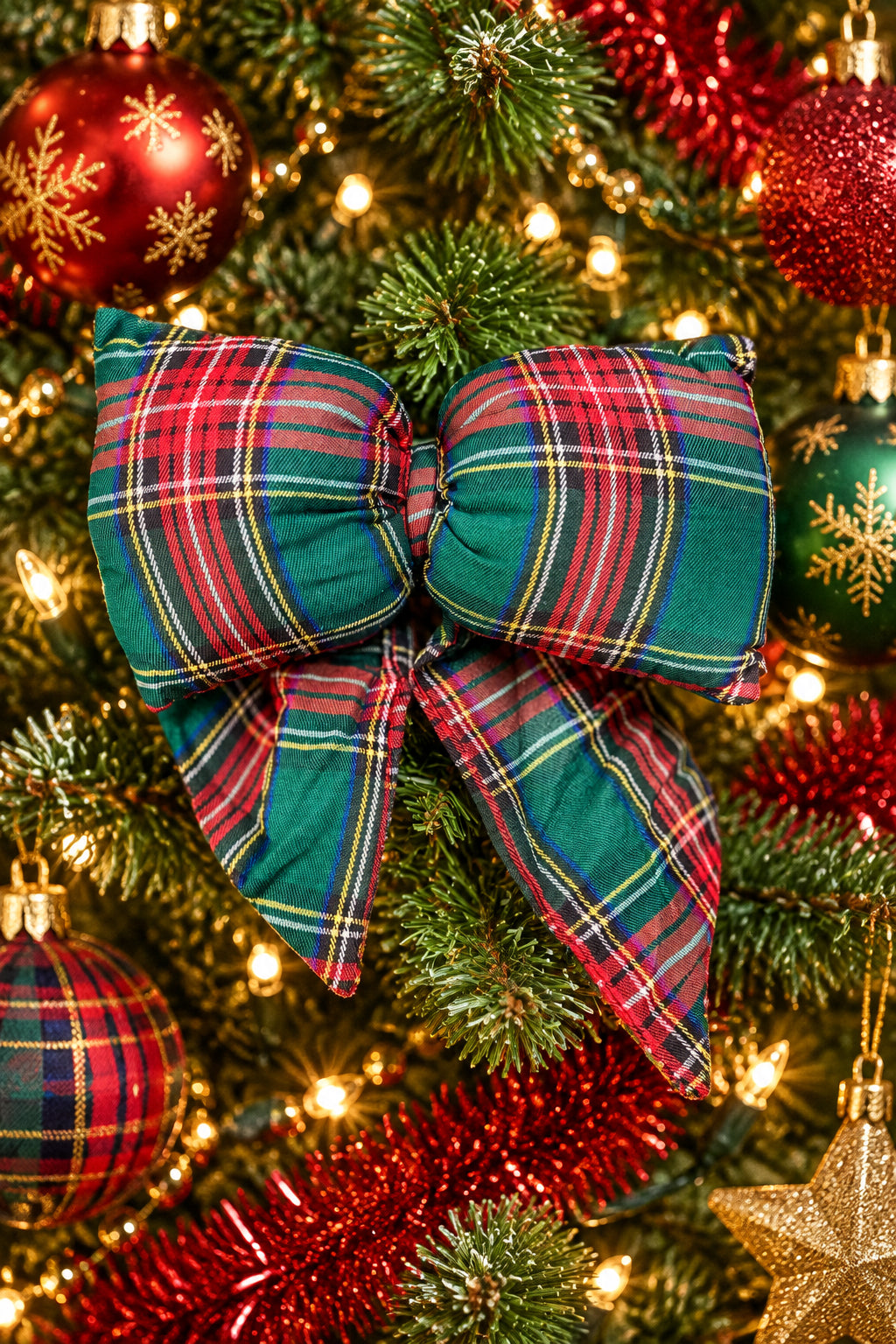9.5 Inch By 13 Inch Plush Plaid Bow With Clip