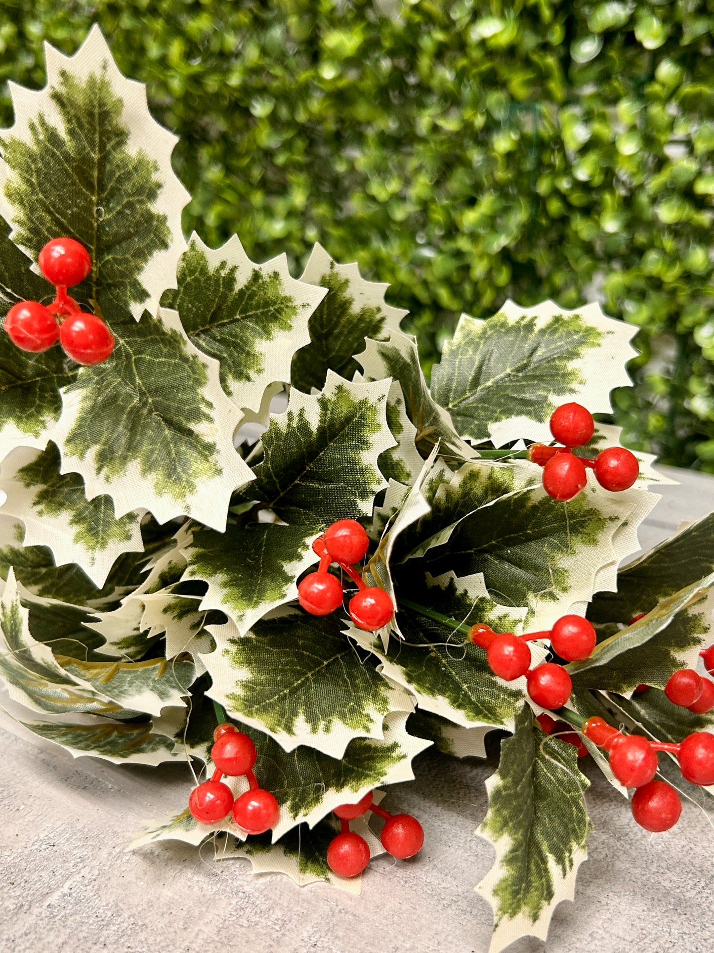 15.75 Inch Green Holly Bush