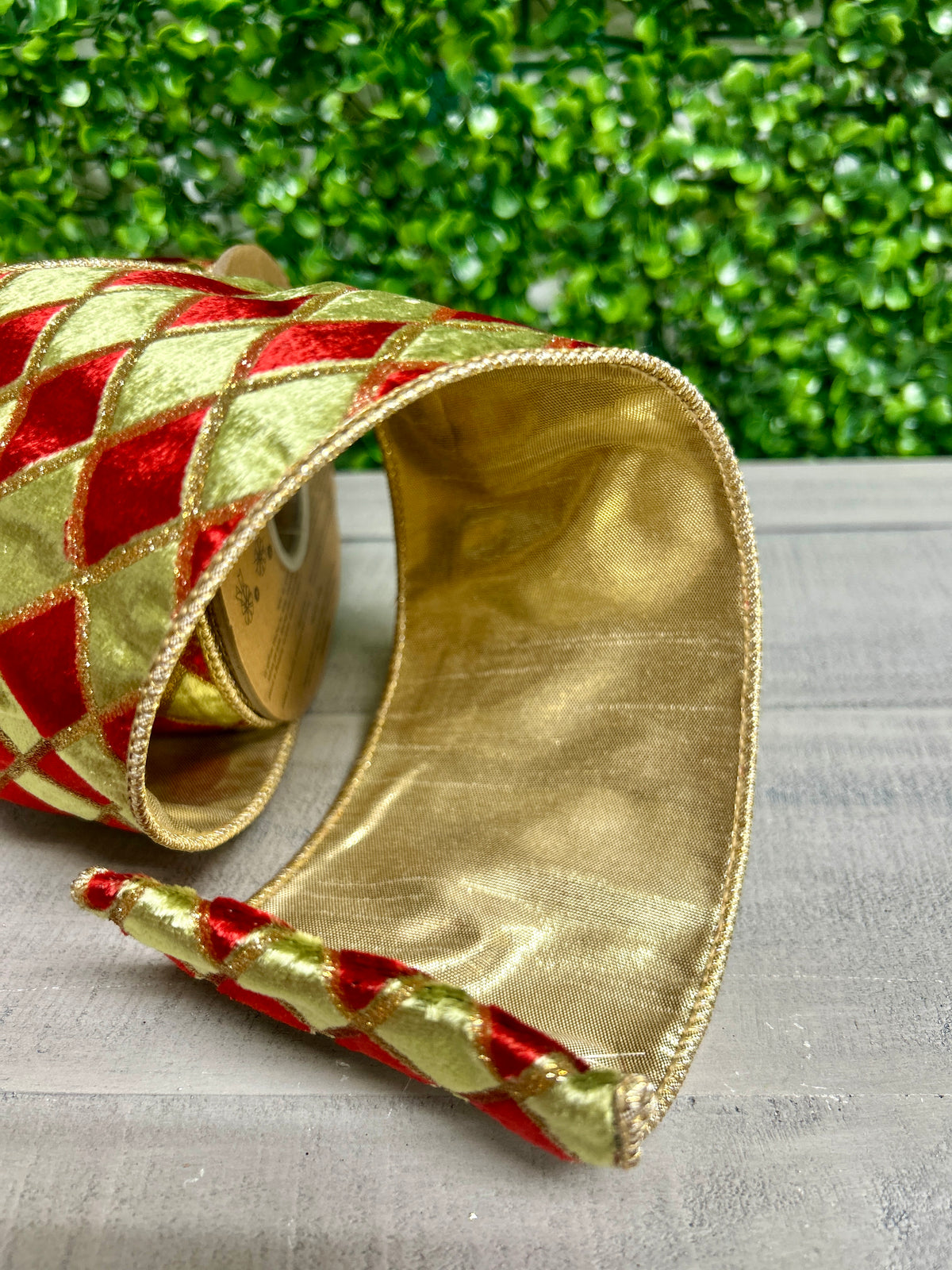 4 Inch By 5 Yard Green Red Gold Glitter Diamond Velvet Ribbon