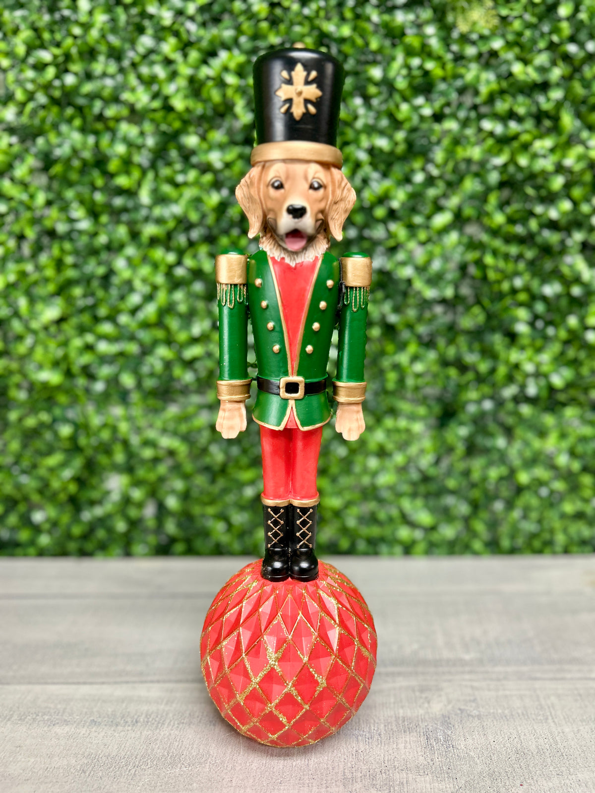 16 Inch Golden Retriever Nutcracker Resin Décor