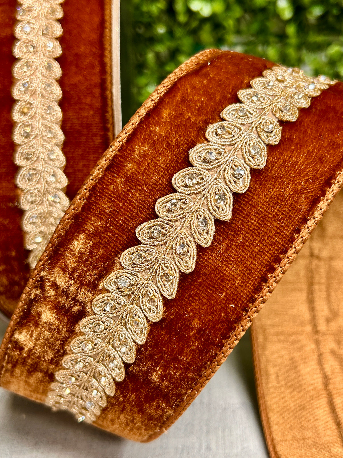 Farrisilk 2.5 Inch By 10 Yard Pecan Velvet With Diamond Garland Ribbon