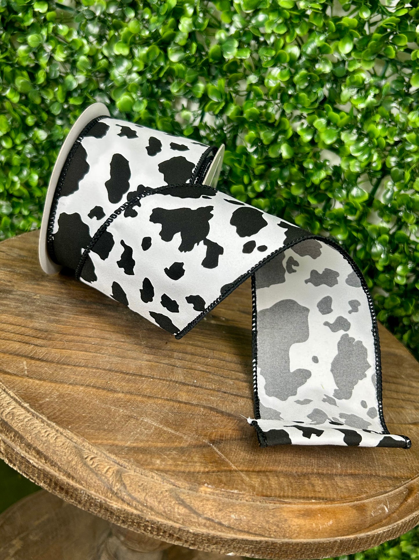 2.5 Inch By 10 Yard Black And White Cowhide Print Ribbon