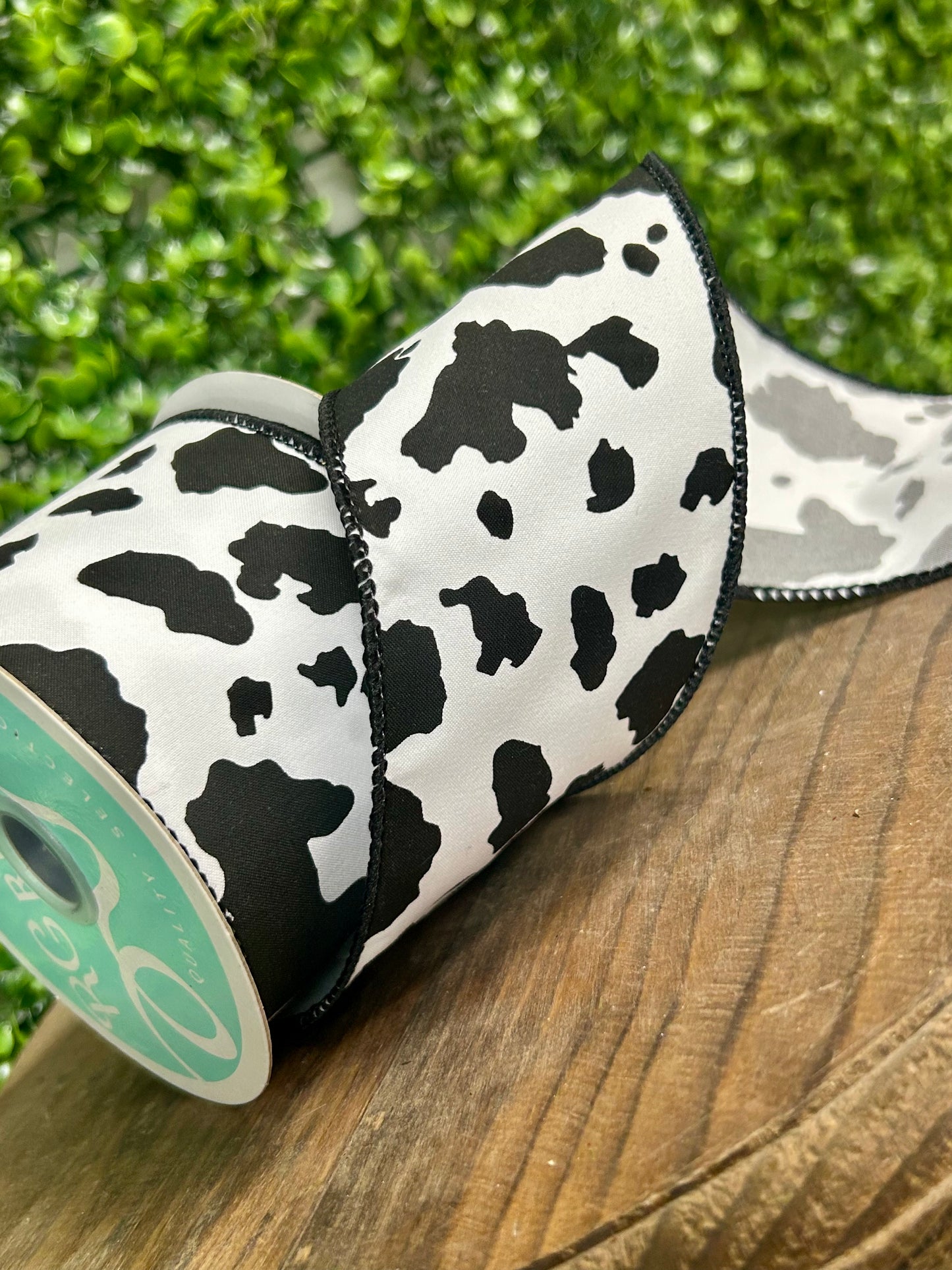2.5 Inch By 10 Yard Black And White Cowhide Print Ribbon