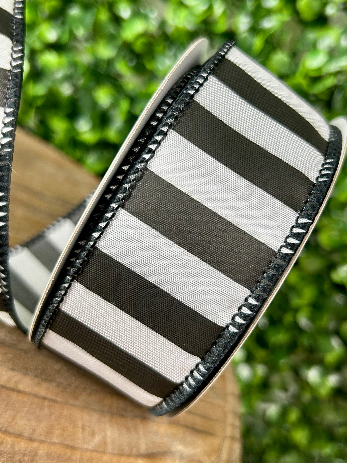 1.5 Inch By 10 Yard Black And White Medium Horizontal Stripe Ribbon