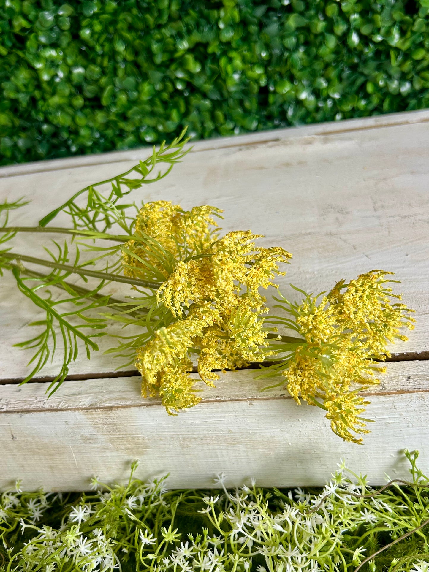 32 Inch Yellow Queen Anne's Lace Spray