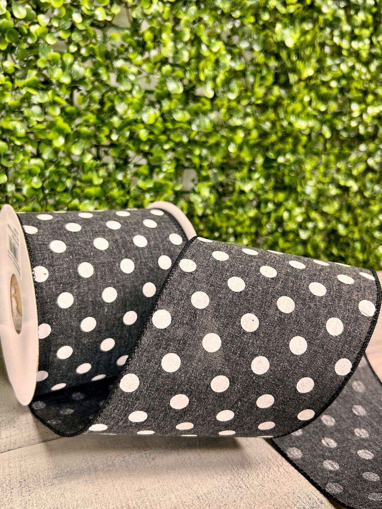 4 Inch By 10 Yard Black And White Polka Dot Linen Ribbon
