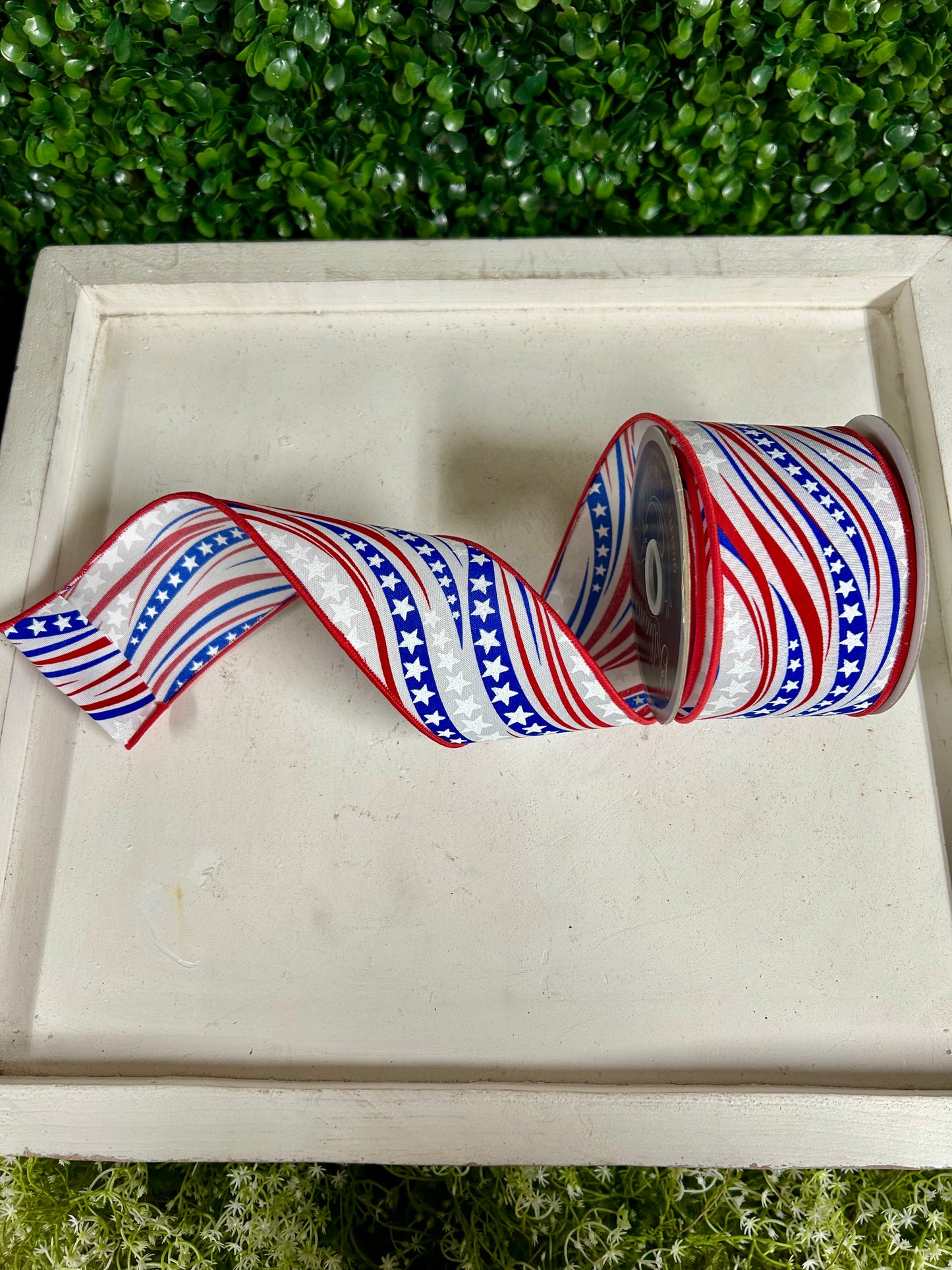 2.5 Inch By 10 Yard Wavy Stripes Ribbon