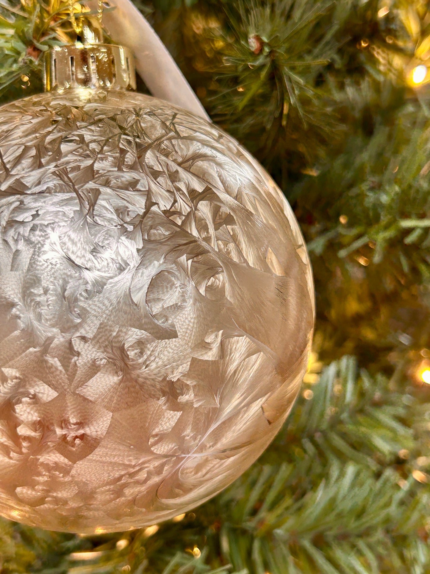 4.75 Inch Champagne Feather Smooth Ball Ornament