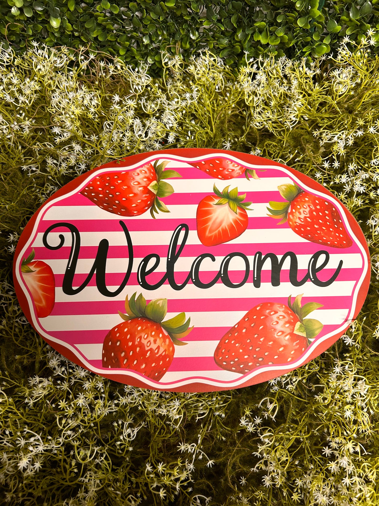 13 Inch Welcome Strawberry And Stripes Oval Sign